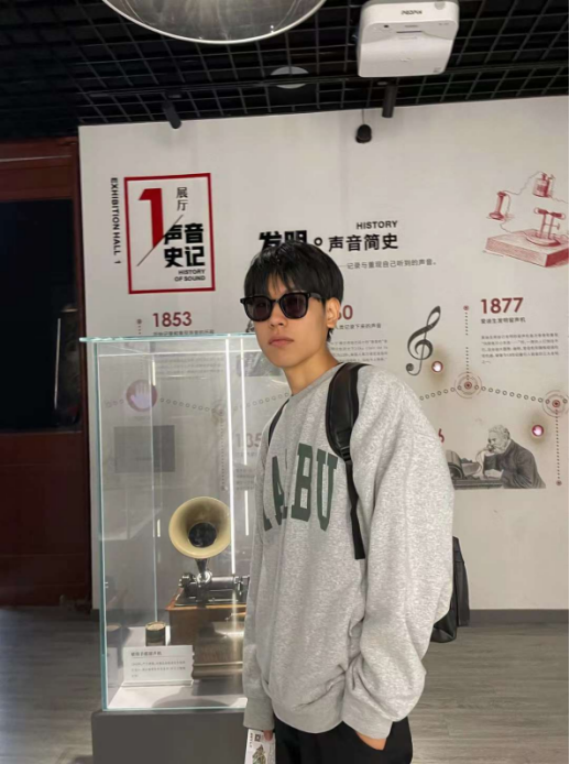 76941