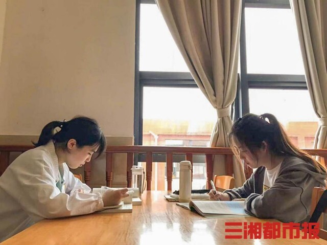 “职”享美好生活丨从专科到研究生,看湖南信息学院“姐妹花”的逆袭路