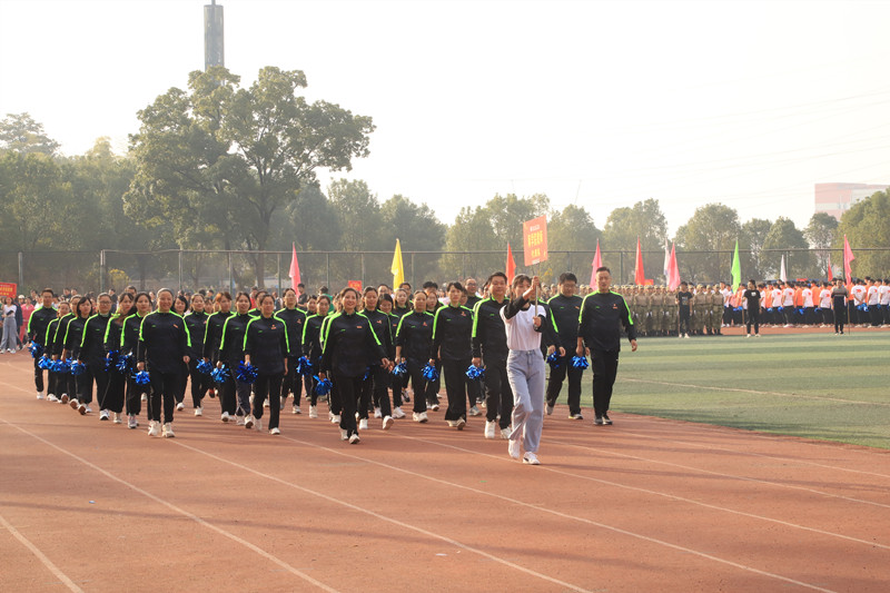 1572667492396099210.jpg 商学院.jpg