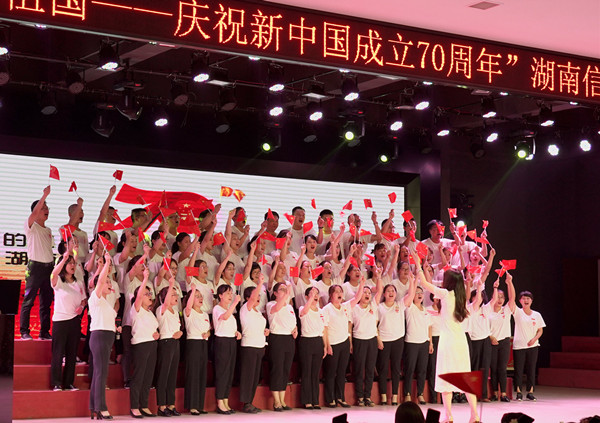 1568967209256023611.jpg 商学院老师2.jpg